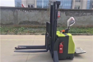 堆高車電動設備是如何區分的呢?