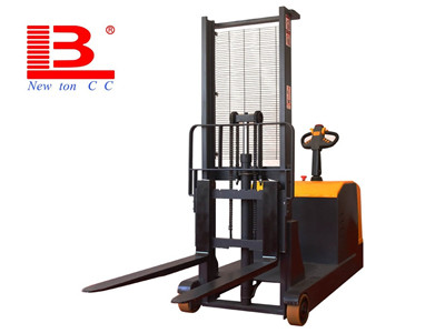 平衡重全電動(dòng)堆高車