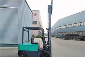 電動(dòng)叉車電池如何安全使用?