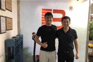 新牛盾叉車與到訪馬來(lái)西亞客戶達(dá)成合作意向