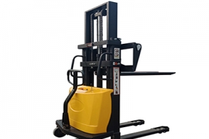 如何安全的操作使用半電動堆高車?