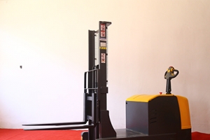 電動叉車有支腿和無支腿的優(yōu)缺點你了解嗎?