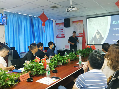 新牛頓(中國)叉車