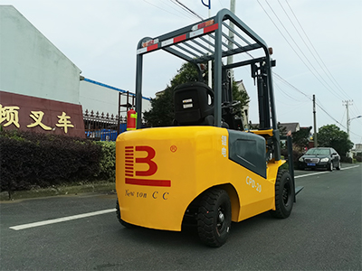電動(dòng)叉車(chē)
