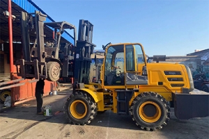 柴油叉車操作規范：從啟動到停放，安全駕駛全流程