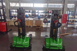 隨車叉車:物流運輸的得力助手