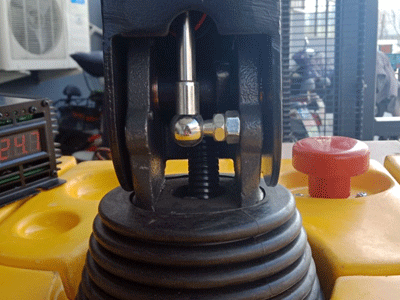 前移式叉車細節(jié)圖