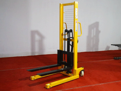 手動(dòng)液壓車室內(nèi)作業(yè)規(guī)范 做好安全保護(hù)