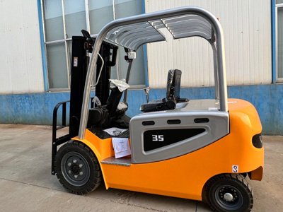 火力全開！果園全地形叉車優勢明顯