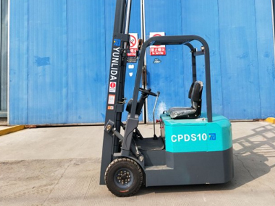 三支點(diǎn)電動叉車